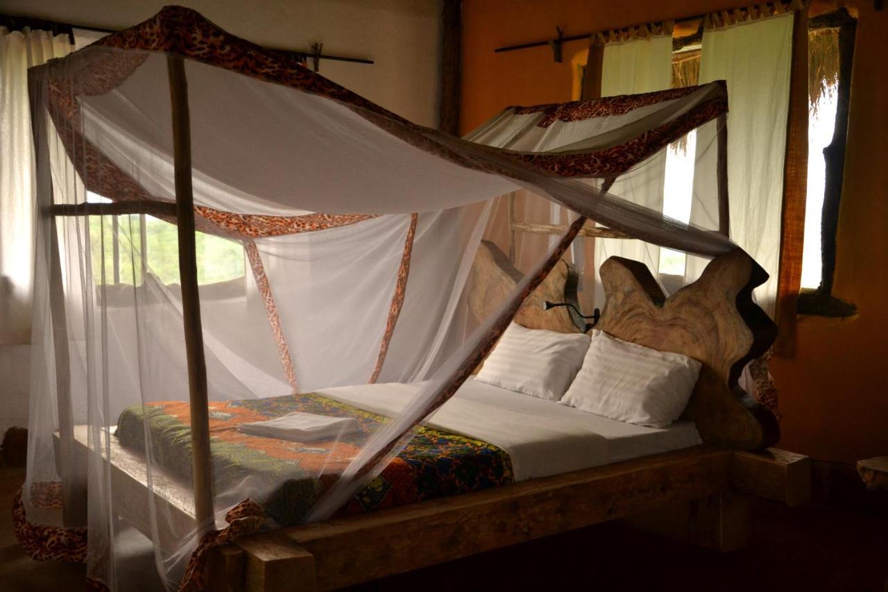 Topi Lodge Katunguru Bagian luar foto