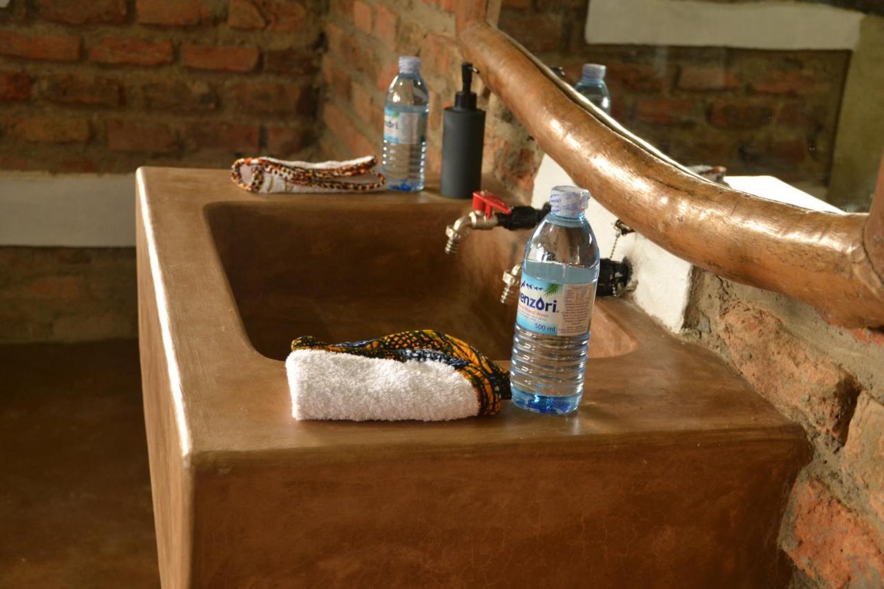 Topi Lodge Katunguru Bagian luar foto