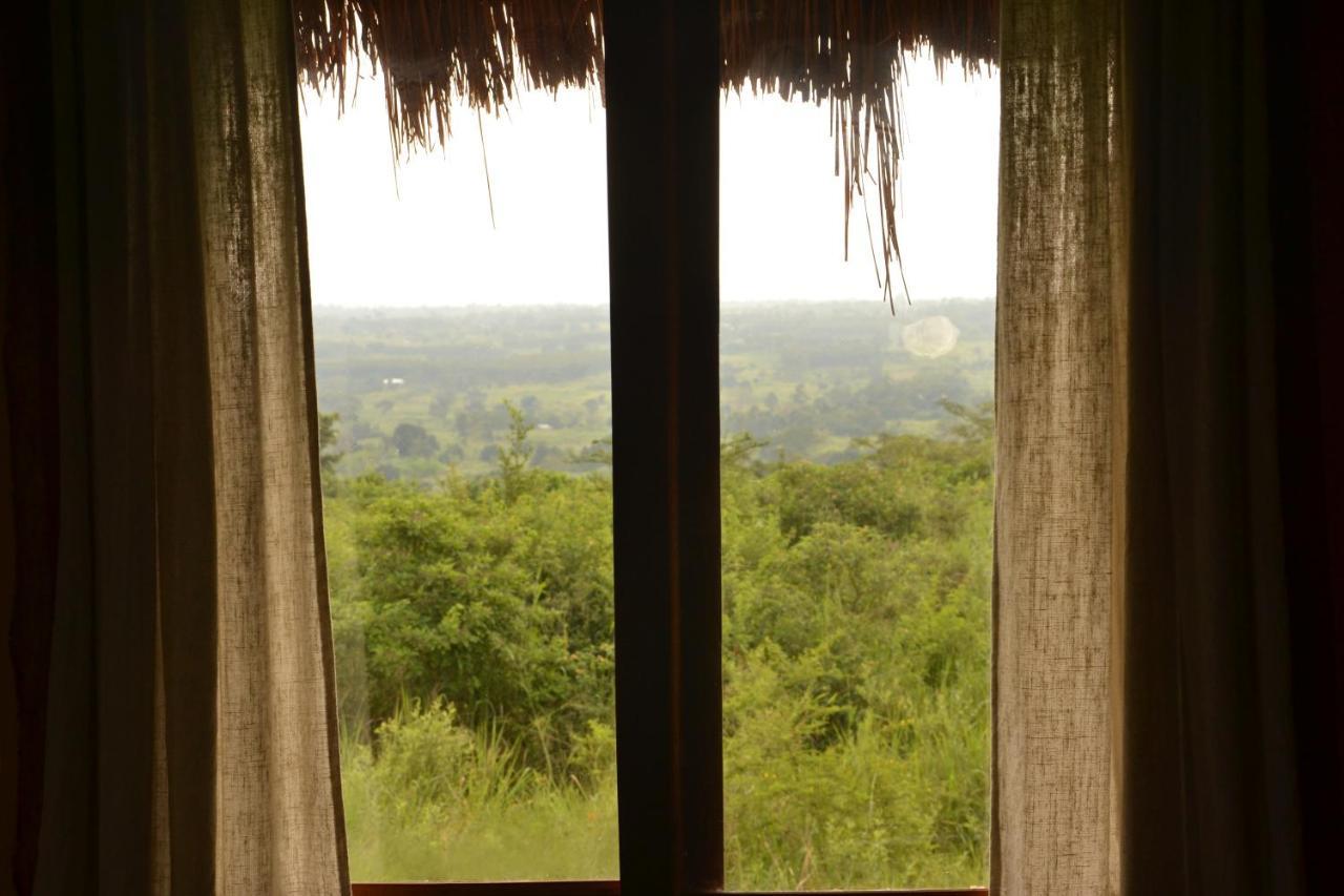 Topi Lodge Katunguru Bagian luar foto