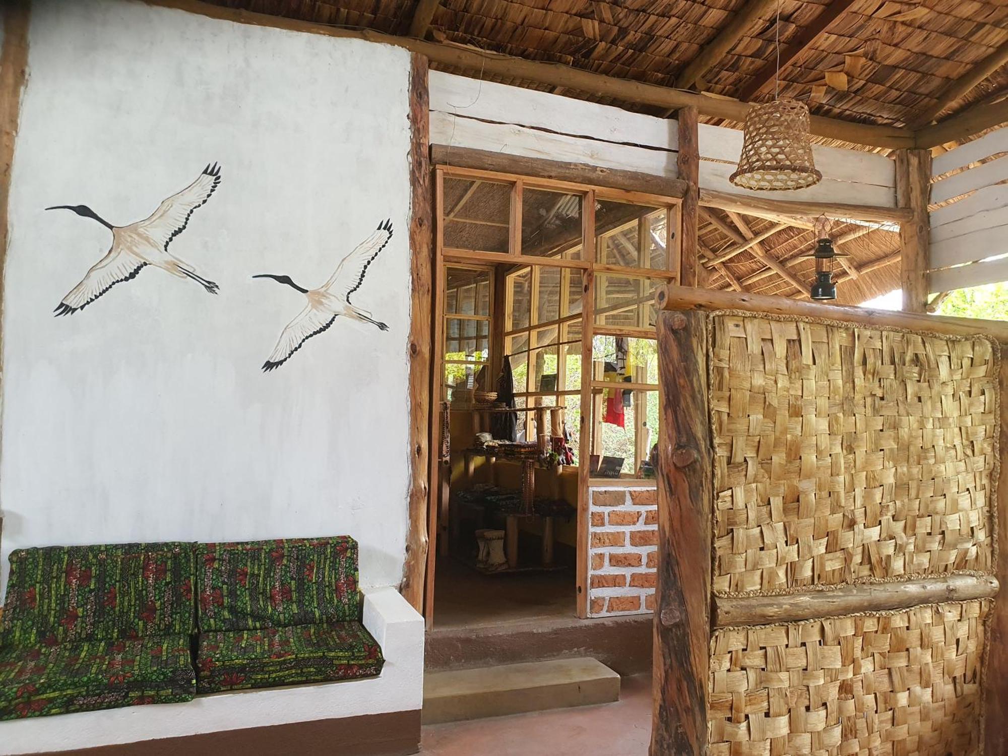 Topi Lodge Katunguru Bagian luar foto