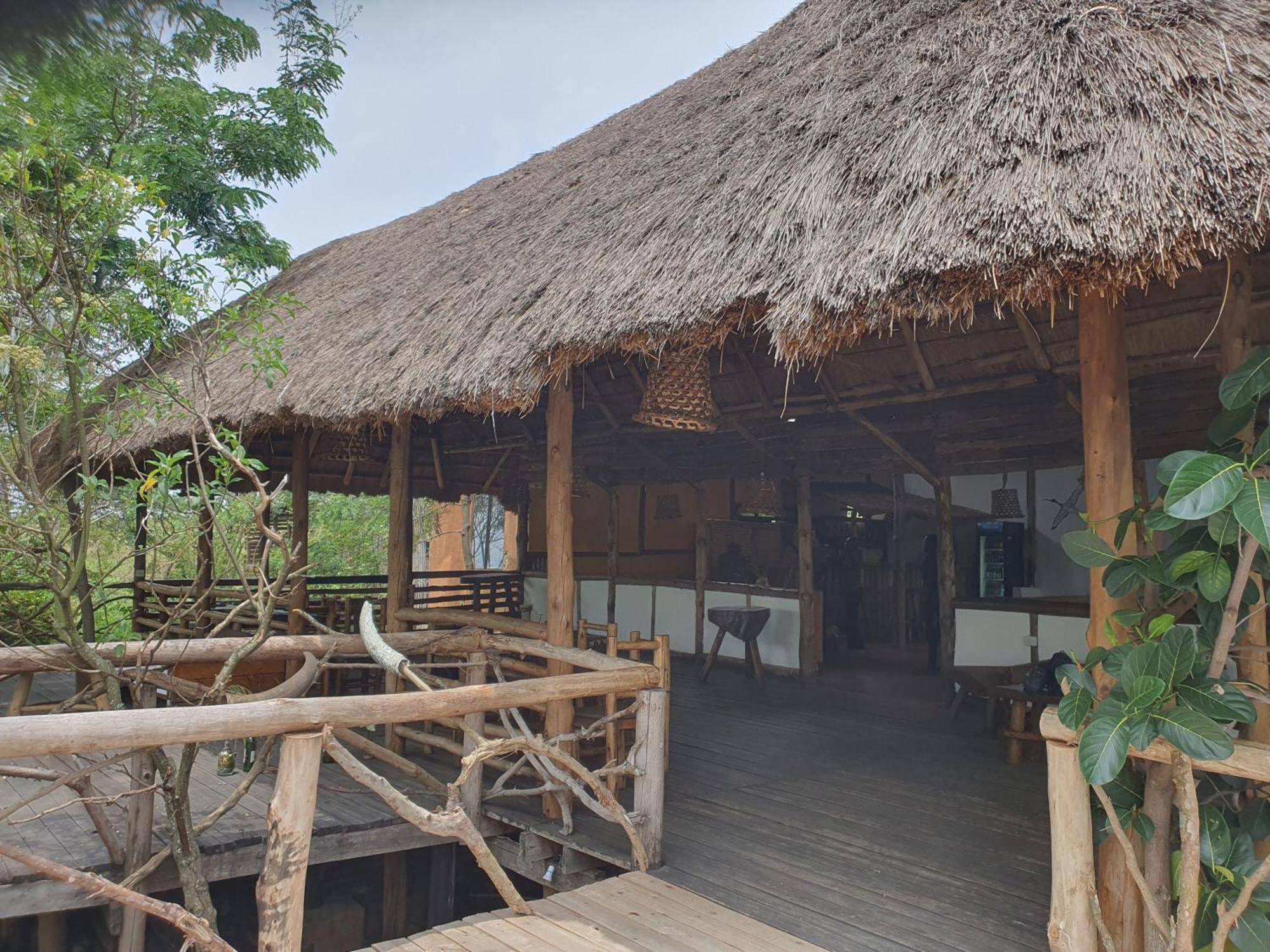 Topi Lodge Katunguru Bagian luar foto