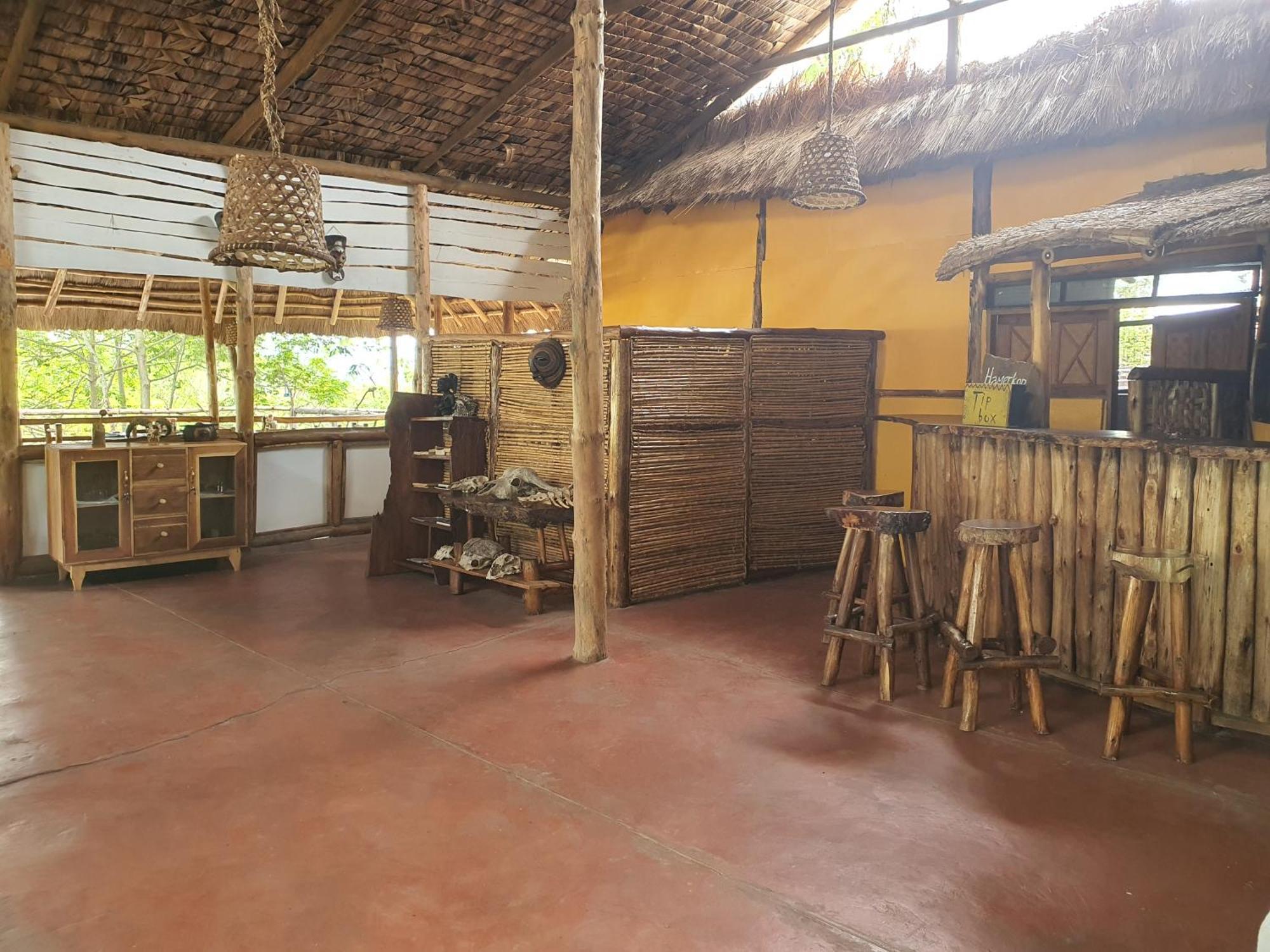 Topi Lodge Katunguru Bagian luar foto