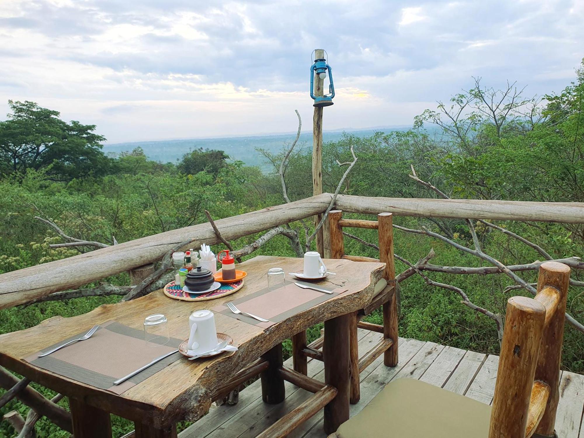 Topi Lodge Katunguru Bagian luar foto